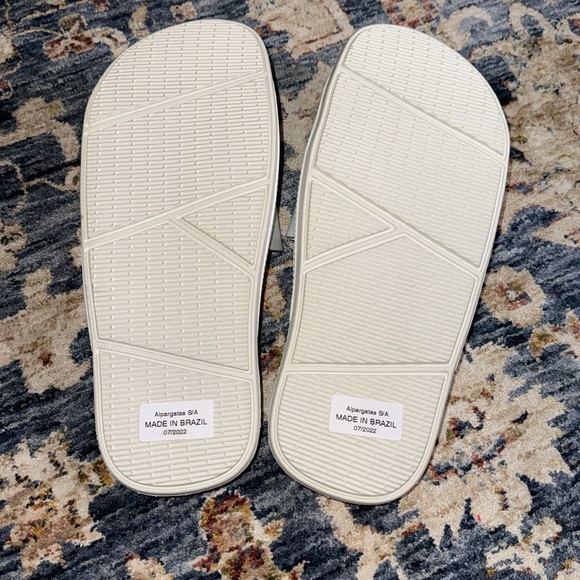 NEW Havaianas Men’s White Sandal/Shoe/Slides NWT Size Men 11/12 - Picture 13 of 14